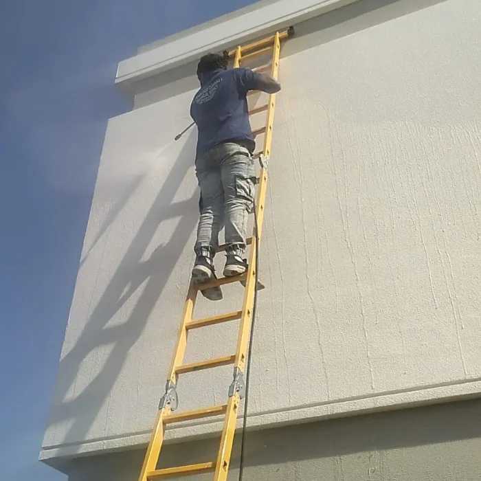 Cleaning service dubai