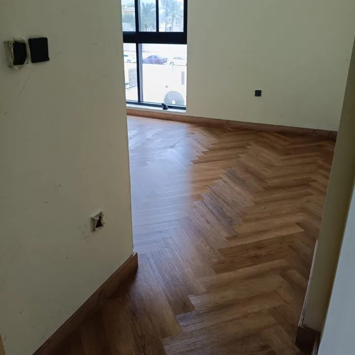 floor-cleaning-dubai-2
